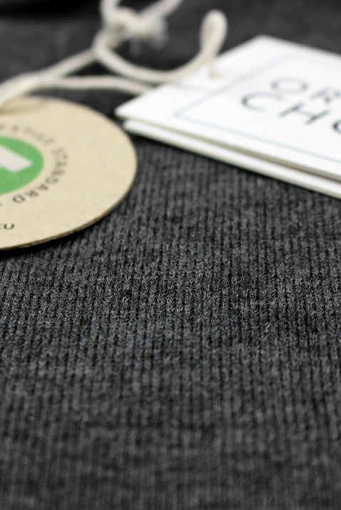 Jersey de Lana Merina Orgánica Gris Oscuro Detalle